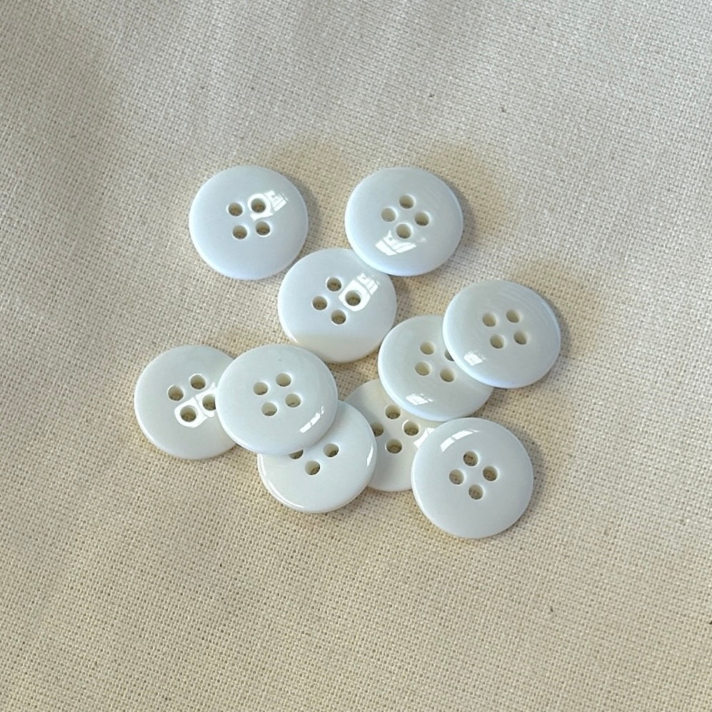 SULLIVANS Button 4-Hole Off White 15mm / Mollies New Zealand