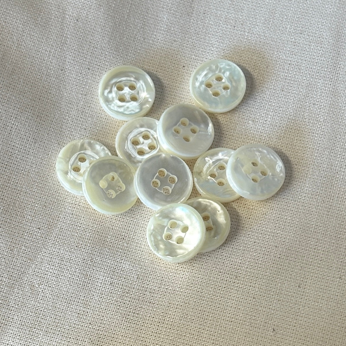 SULLIVANS Button 4-Hole Cream 14mm / Mollies New Zealand