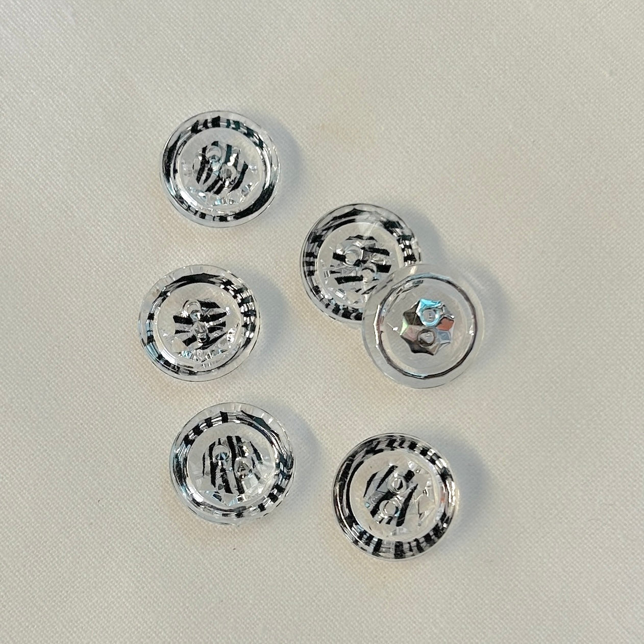 SULLIVANS Button 2-Hole Transparent 15mm / Mollies New Zealand