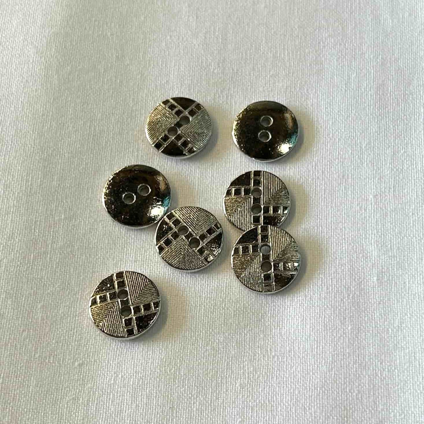 SULLIVANS Button 2-Hole Silver 14mm / Mollies New Zealand