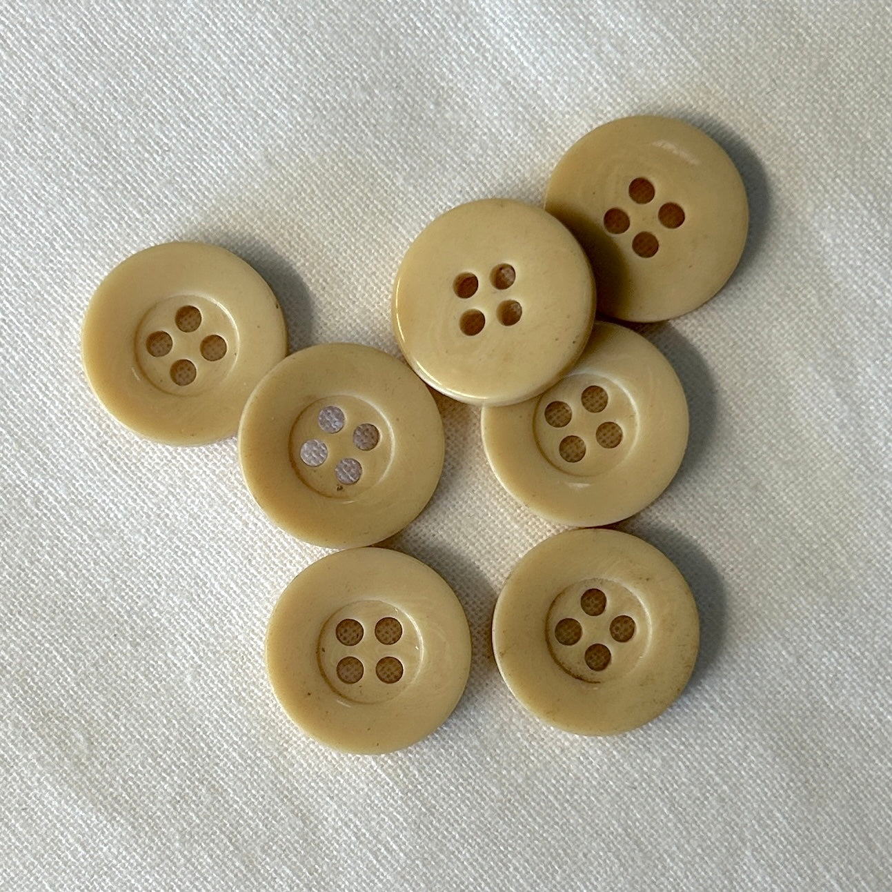 Button 4-Hole Beige 15mm / Mollies New Zealand