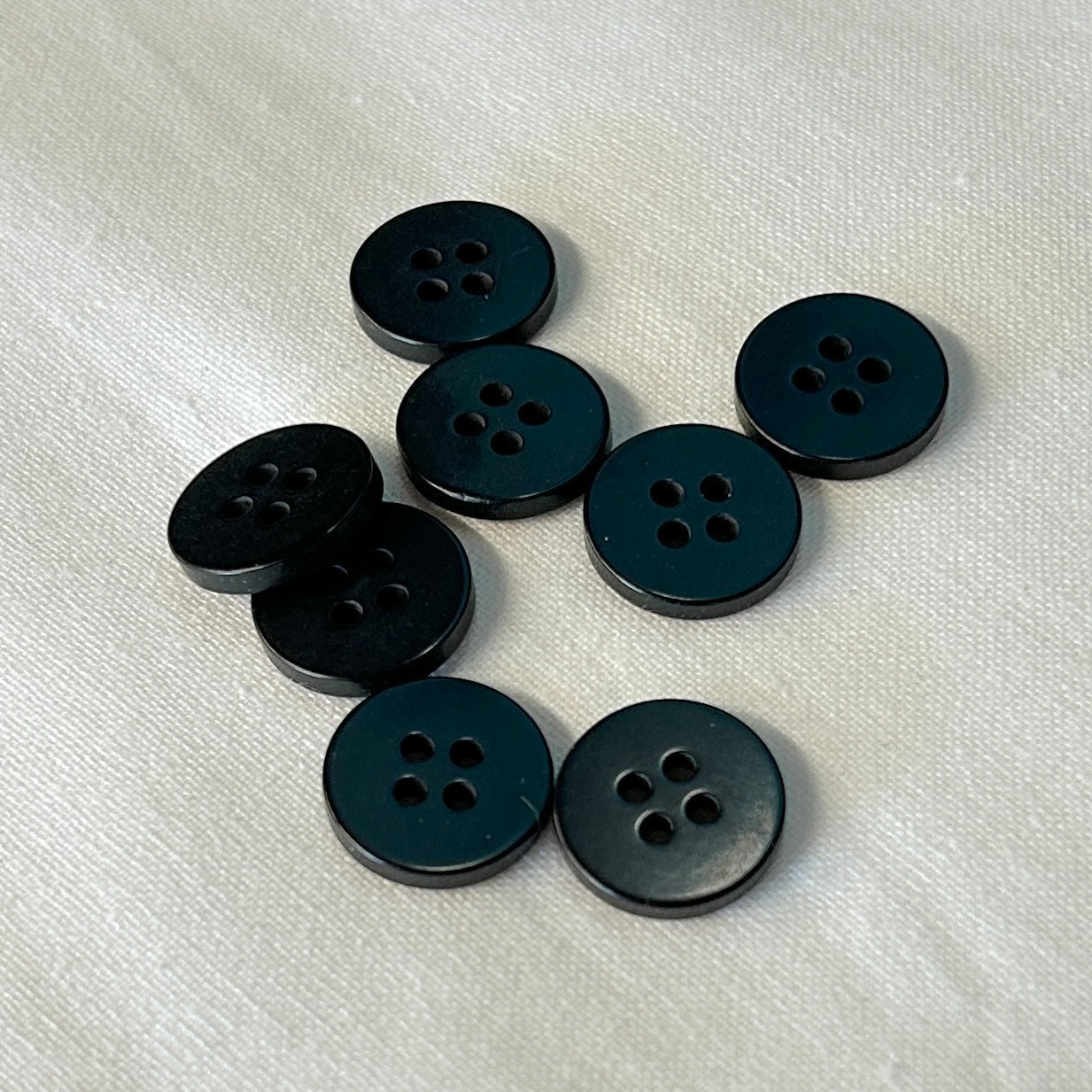 Button 4-Hole Black 14mm / Mollies New Zealand