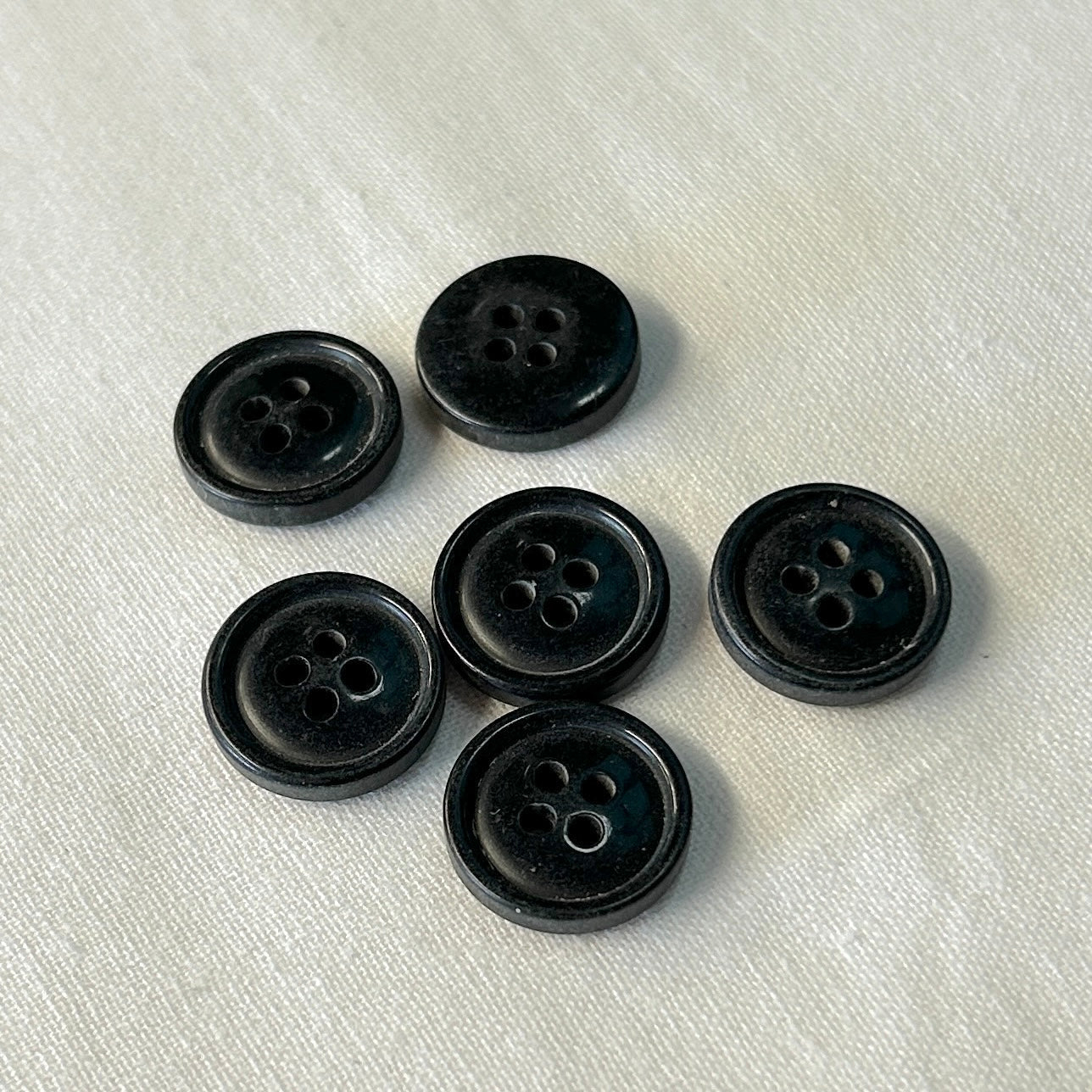 Button 4-Hole Black 15mm / Mollies New Zealand