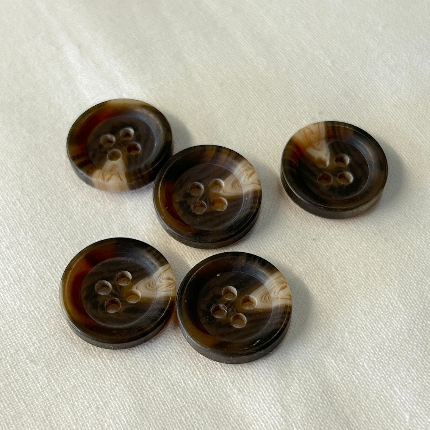 Button 4-Hole Brown 17mm / Mollies New Zealand