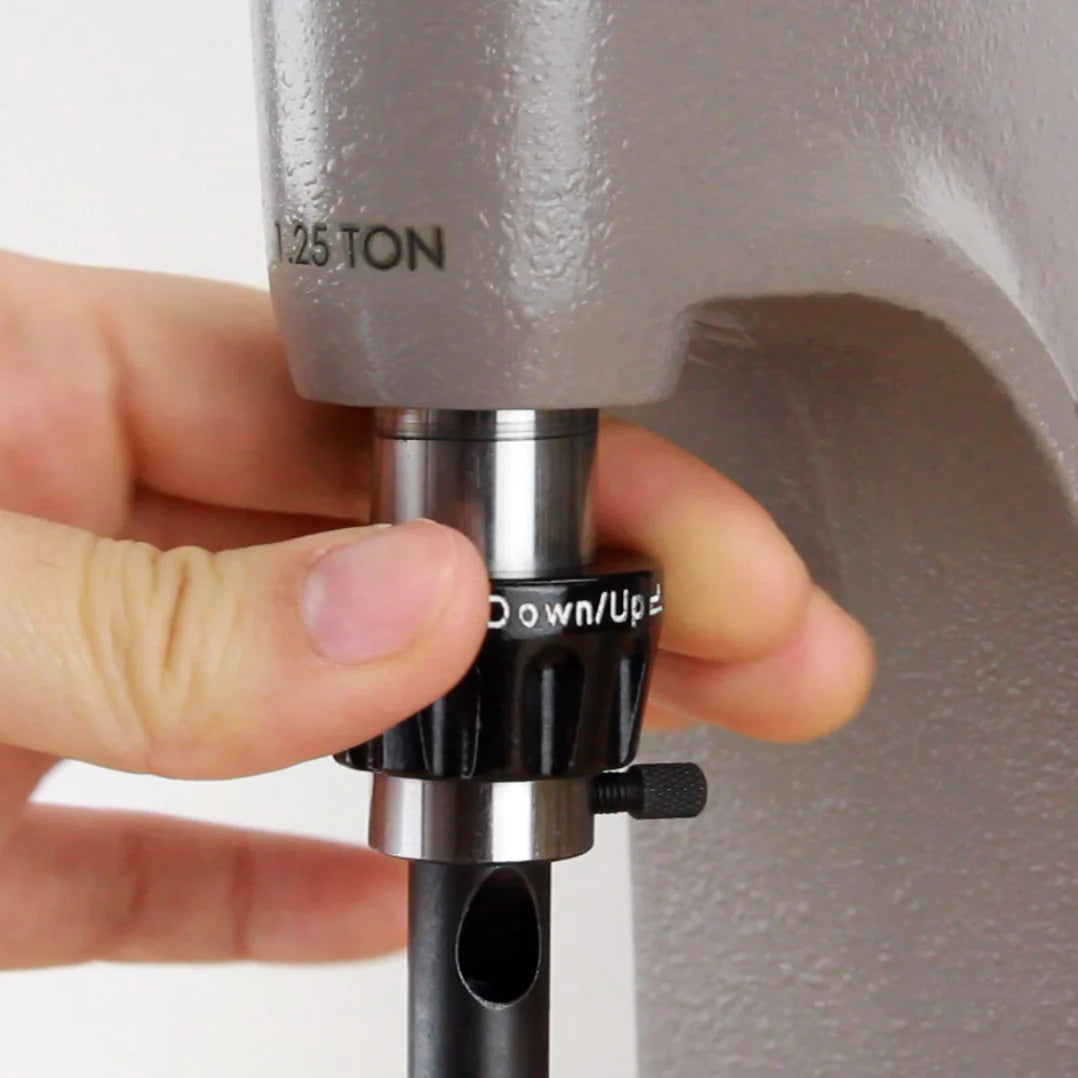 CRAFTPLUS Leather Hand Press / Mollies New Zealand