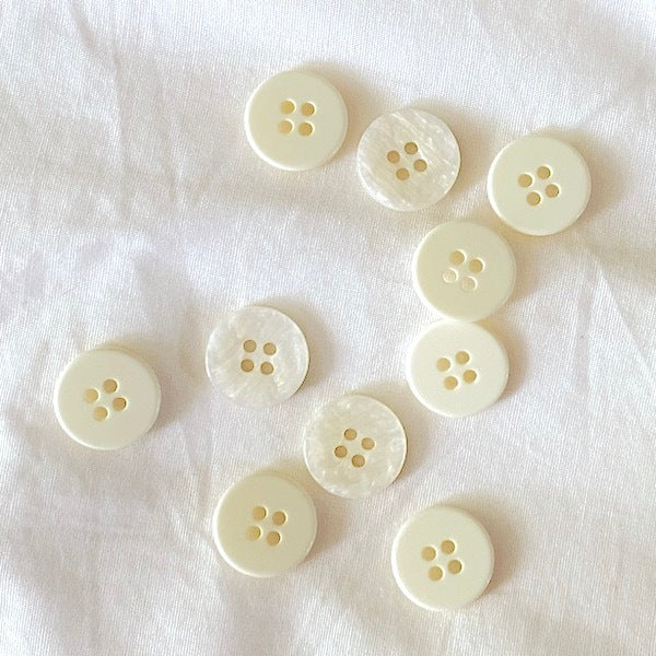 SULLIVANS Button 4-Hole Off-White / Mollies New Zealand