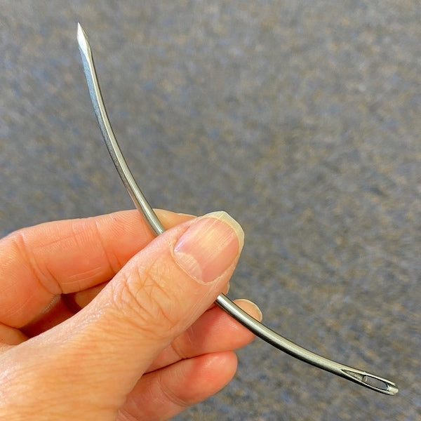 JOHN JAMES Curved Spring Needle / Mollies New Zealand