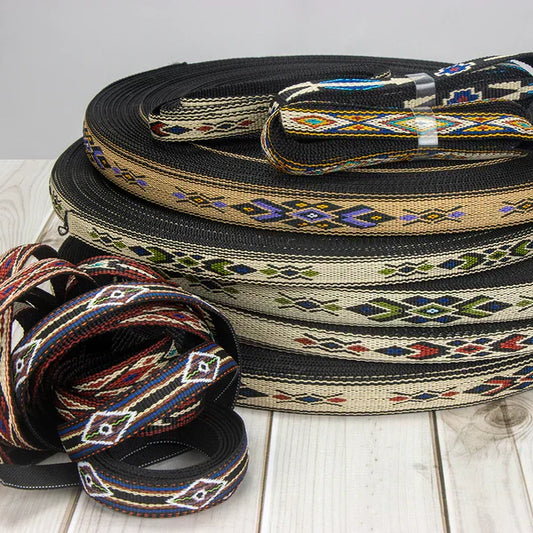 Hitched webbing tape