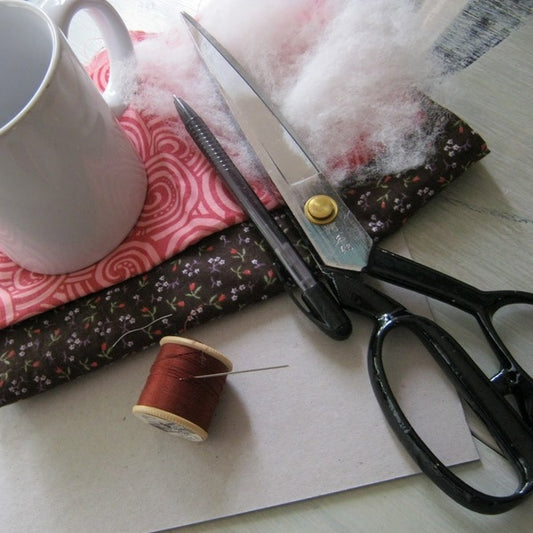 Make a pin holder from fabric scraps