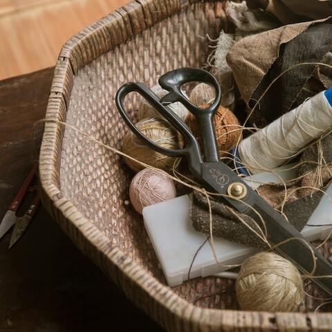 Understanding Linen Sewing Thread – Mollies