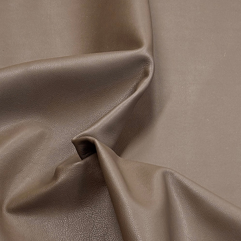 LEATHER / Chrome Tan / Side 1.2m2 3-4oz Mid Brown / Mollies New Zealand