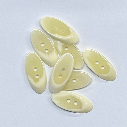 SULLIVANS Button 2-Hole Oval Cream 30mm / Mollies New Zealand