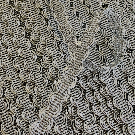 GIMP BRAID Curved 10mm Lurex Silver Per meter / Mollies New Zealand