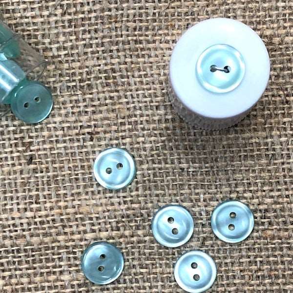 ABBEY Button 2-hole Mint 14mm / Mollies New Zealand