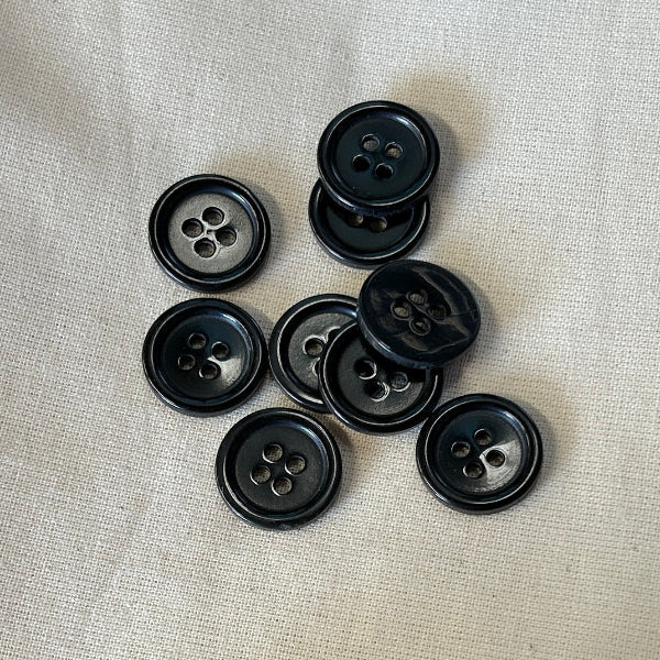 SULLIVANS Button 4-Hole Black 18mm / Mollies New Zealand
