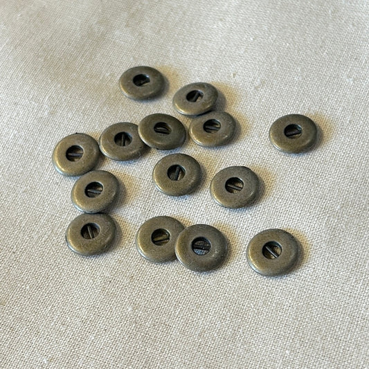 SULLIVANS Button 2-Hole Brassy / Mollies New Zealand