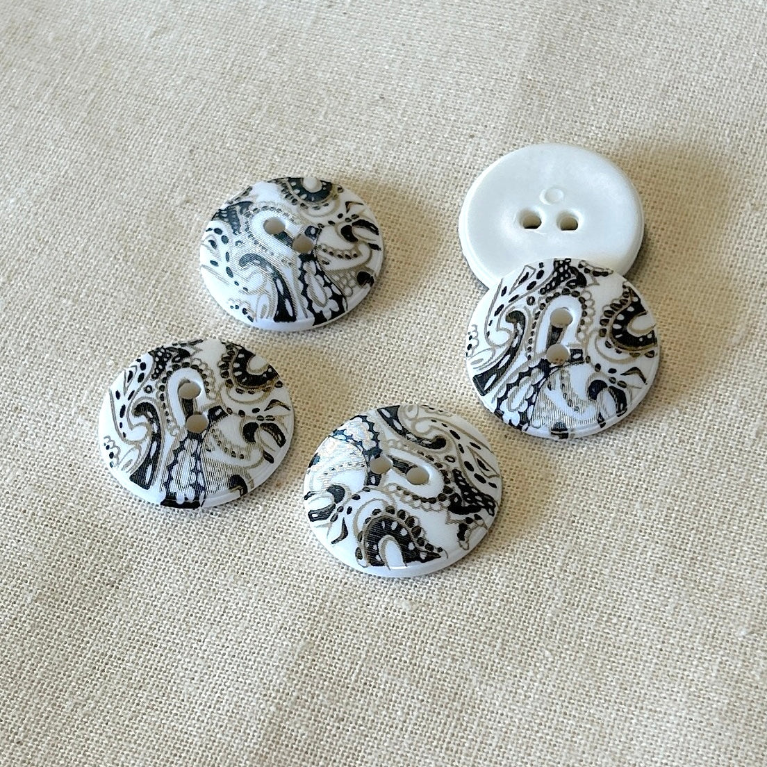 SULLIVANS Button 2-Hole White / Mollies New Zealand
