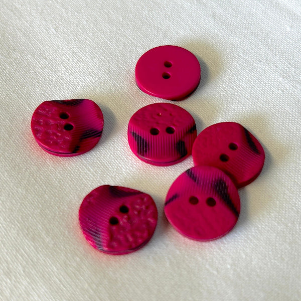 SULLIVANS Button 2-Hole Hot Pink 16mm / Mollies New Zealand