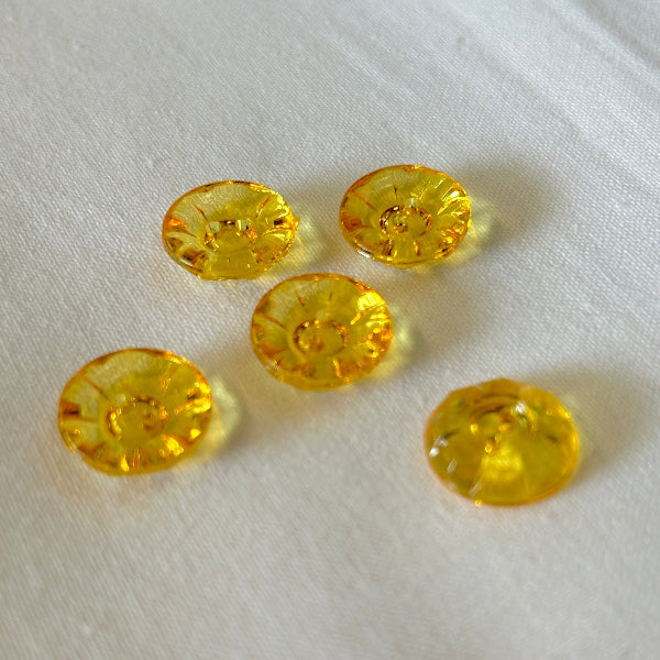 SULLIVANS Button 2-Hole Transparent Yellow 15mm / Mollies New Zealand