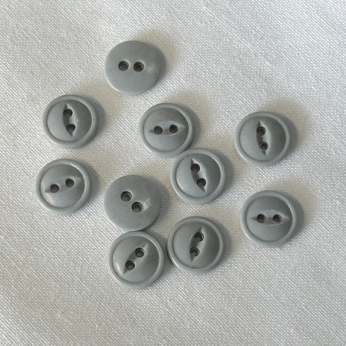 SULLIVANS Button 2-Hole Grey 12mm / Mollies New Zealand