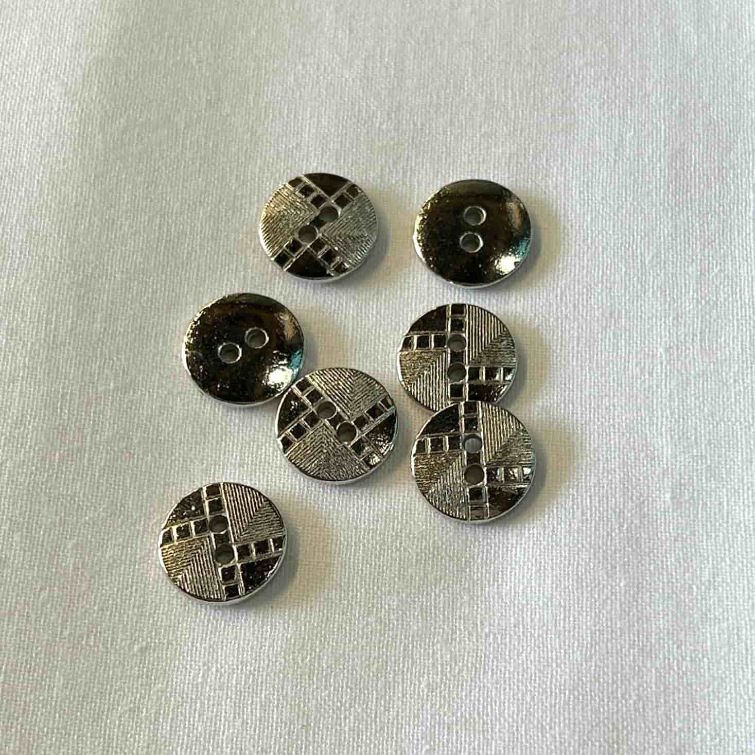 SULLIVANS Button 2-Hole Silver 14mm / Mollies New Zealand