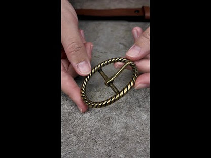 Ivan Spiral Center Bar Buckle