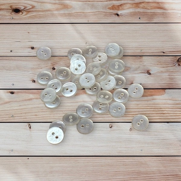 SULLIVANS Button 2-Hole Cream 10mm / Mollies New Zealand