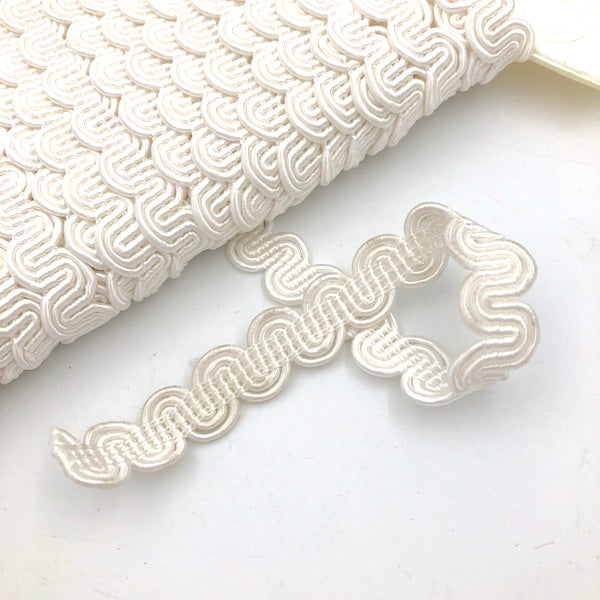 GIMP BRAID Curved 13mm #1 White | Mollies Make And Create NZ