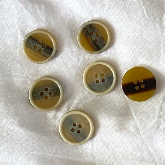 SULLIVANS Button Beige 4-Hole / Mollies New Zealand