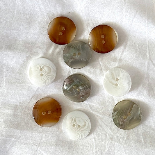 SULLIVANS Button 2-Hole / Mollies New Zealand