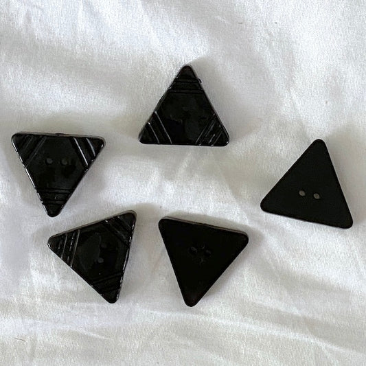 SULLIVANS Button 2-Hole Black / Mollies New Zealand