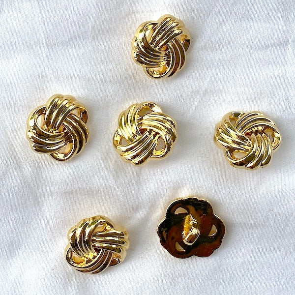 SULLIVANS Button Shanked Gold / Mollies New Zealand