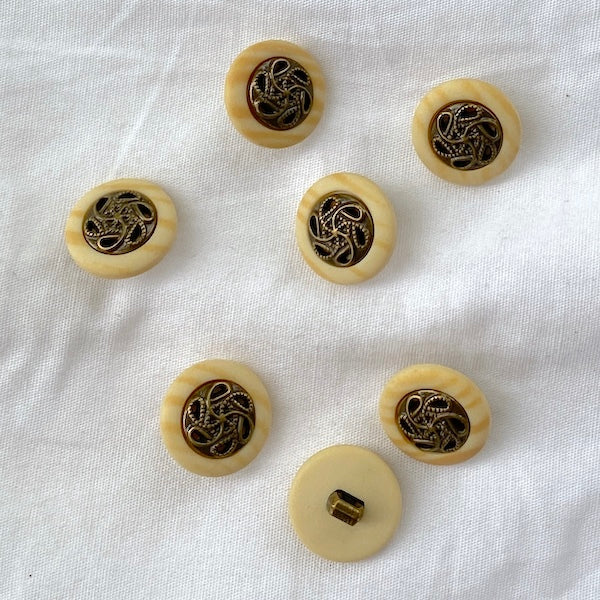 SULLIVANS Button Shanked Beige / Mollies New Zealand