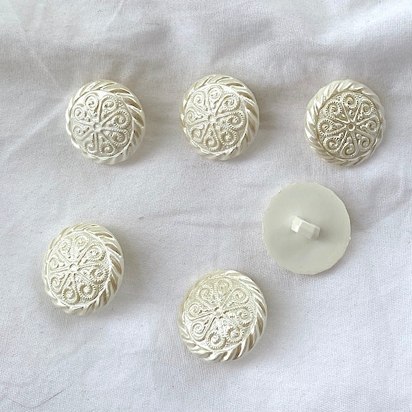 SULLIVANS Button Off White Shanked 21mm | Mollies Make And Create NZ