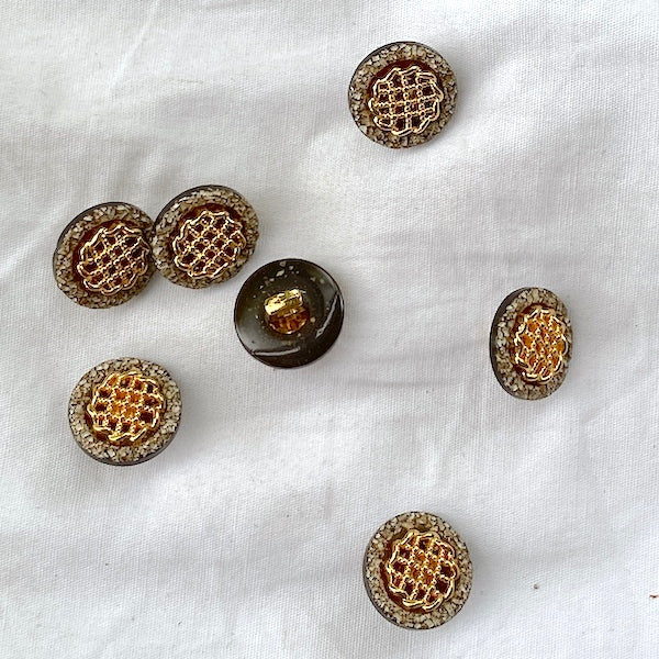 SULLIVANS Button Shanked Gold / Mollies New Zealand