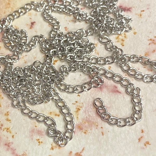 SULLIVANS Chain Twisted Oval / Mollies New Zealand