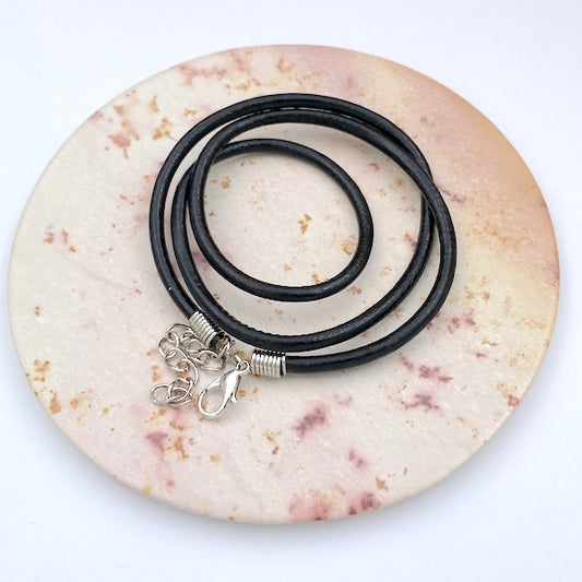 SULLIVANS Leather Necklace Black / Mollies New Zealand